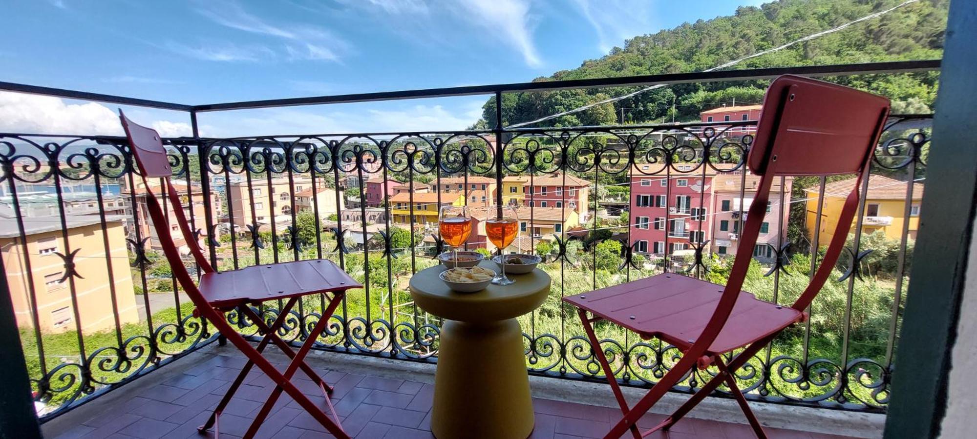 Moderno Appartamento Vista Mare, Con Parcheggio Privato Porto Venere Exteriör bild